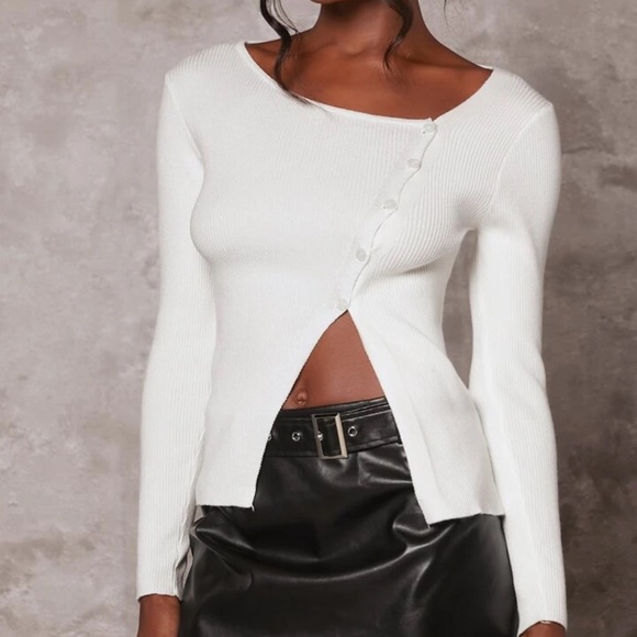 White sweater - Picture 1 of 4